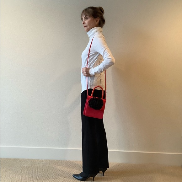 Stunning! Gorgeous deep red bag, in excellent condition. Stylish. - Picture 8 of 8